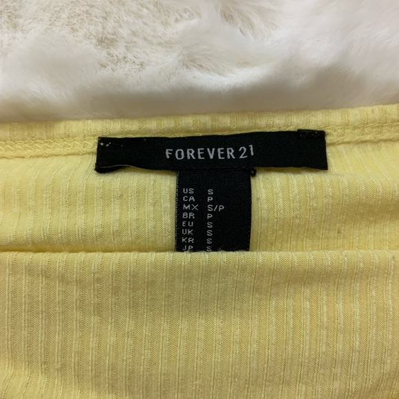 Bundle of 4 Tank Tops - Picture 5 of 11